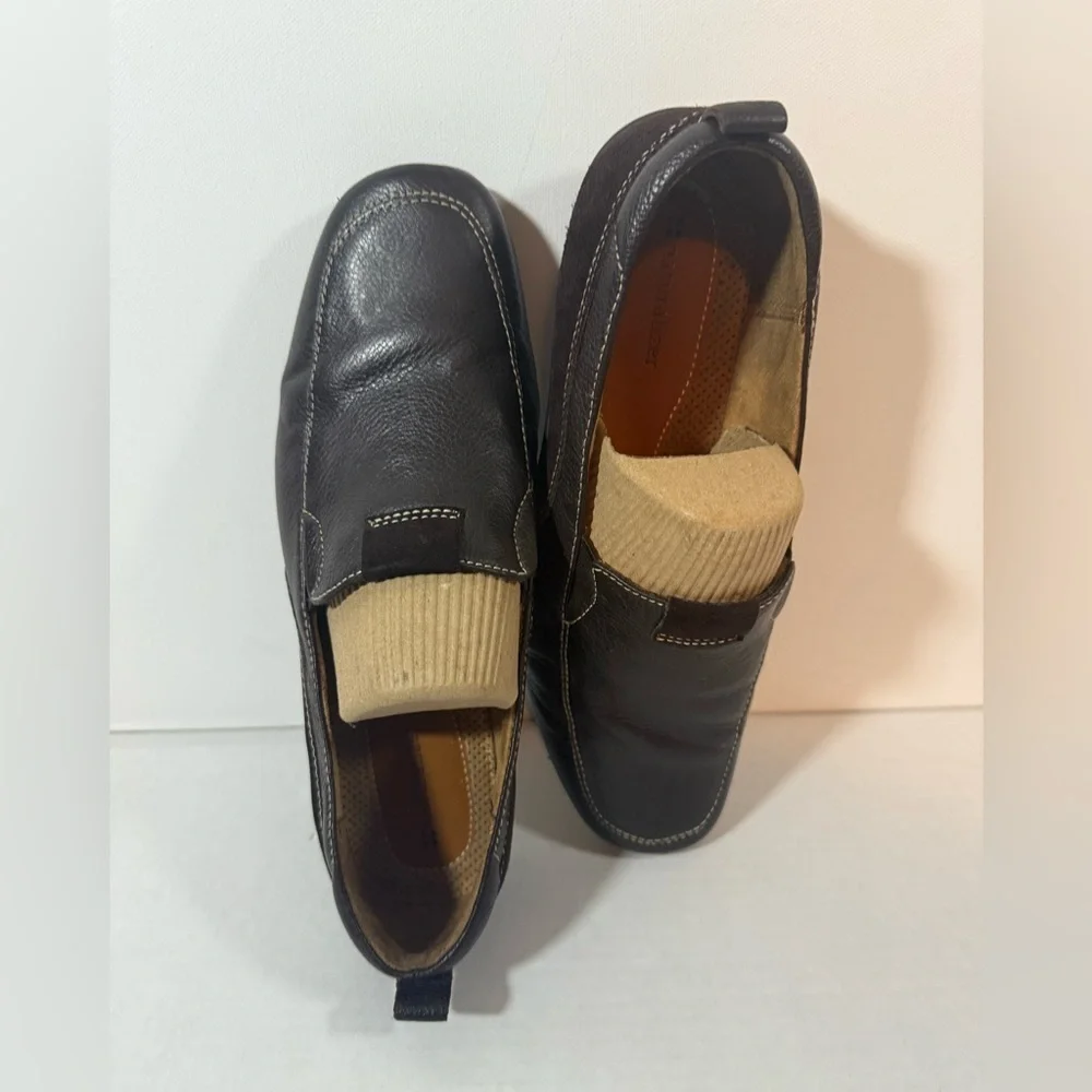 Men’s Naturalizer brown leather upper size 10 loafer shoes
